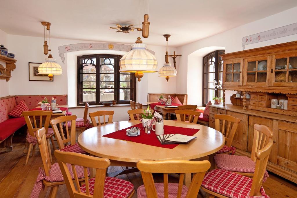 Schloss Zu Hopferau Luaran gambar